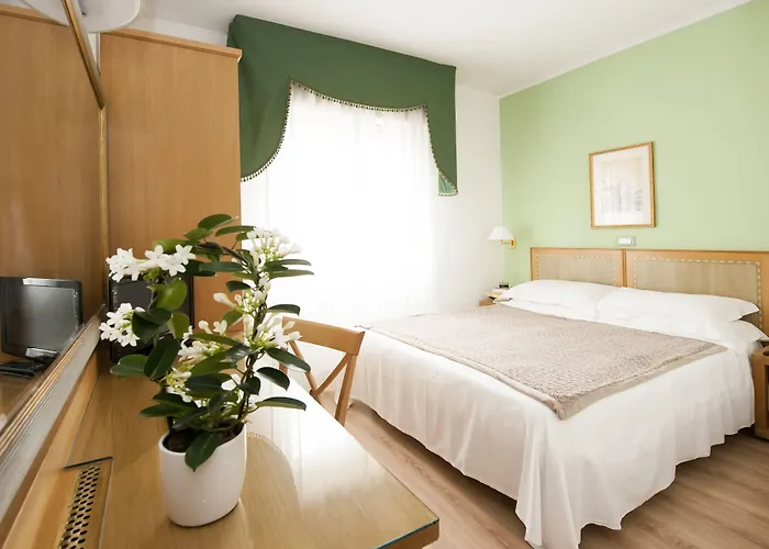 Hotel Jacuzzi: Hotel Touring