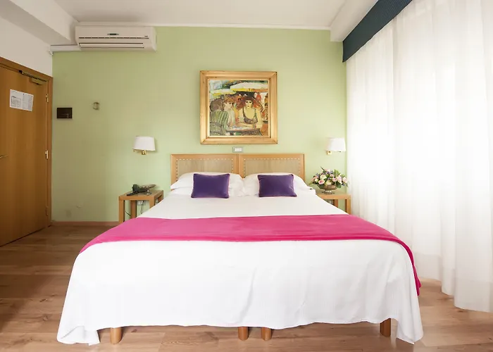 Hotel Jacuzzi: Hotel Touring